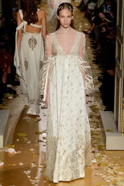 Look 23